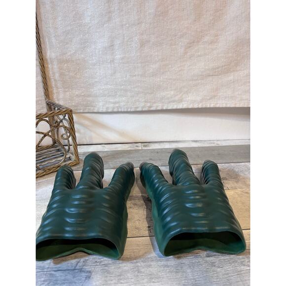 Jurassic World Velociraptor Claws. Kids Toy! Flexible! - Picture 2 of 4